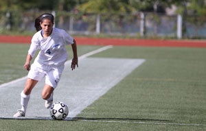 levey-feat Leah Levey playing soccer