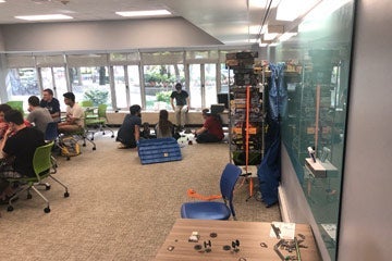 Photo o students playing board games
