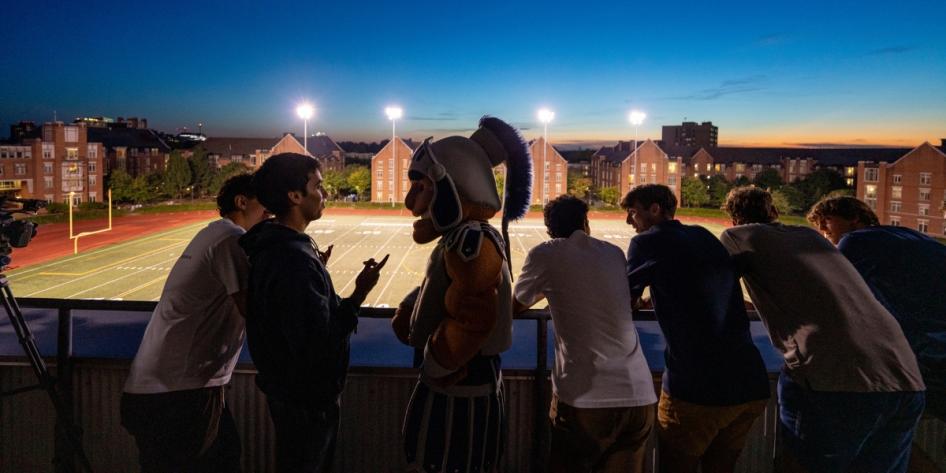 Spartie, CWRU’s mascot, joins orientation leaders to hang out with new and transfer students during Discover Week fun.