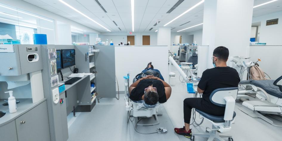 Photo of the School of Dental Medicine Dental Clinic lab. 