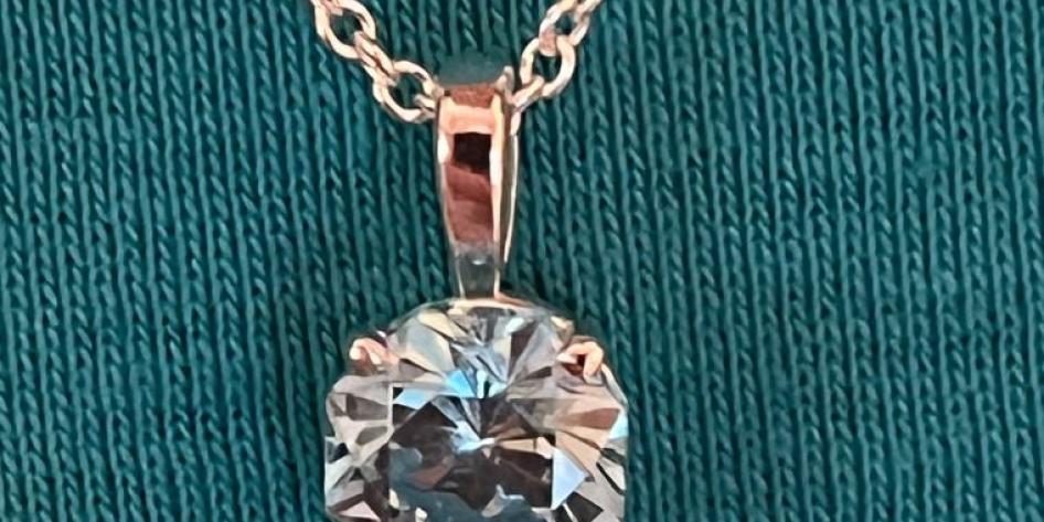 Marc-Rubin-zircon-necklace-cut-for-his-wife-in-gold