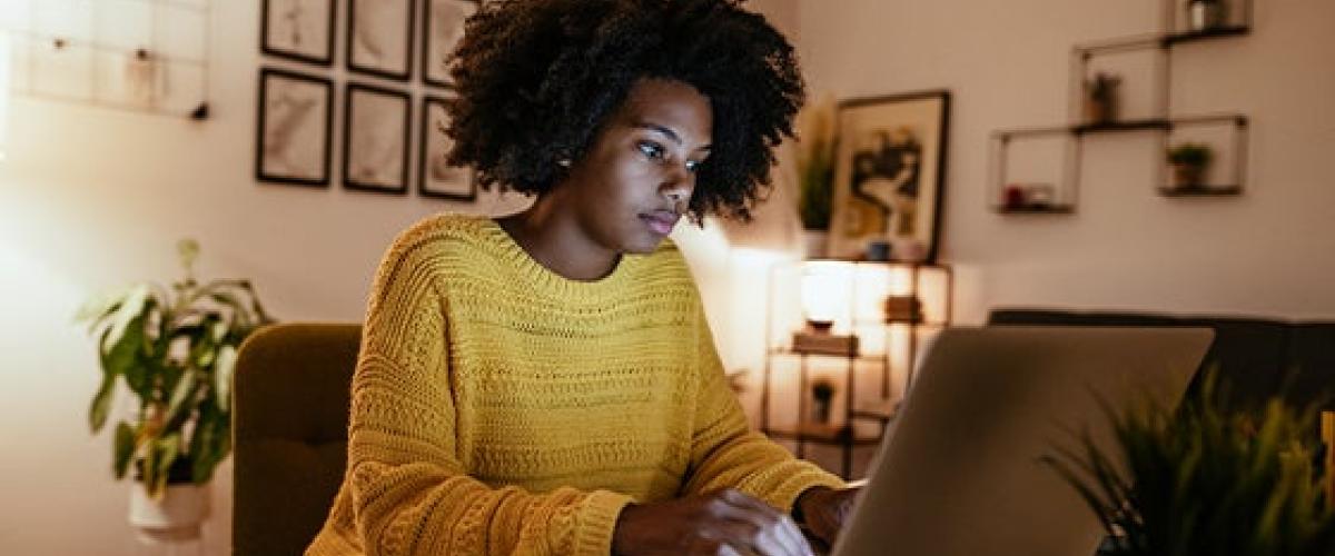 Womanonlaptop