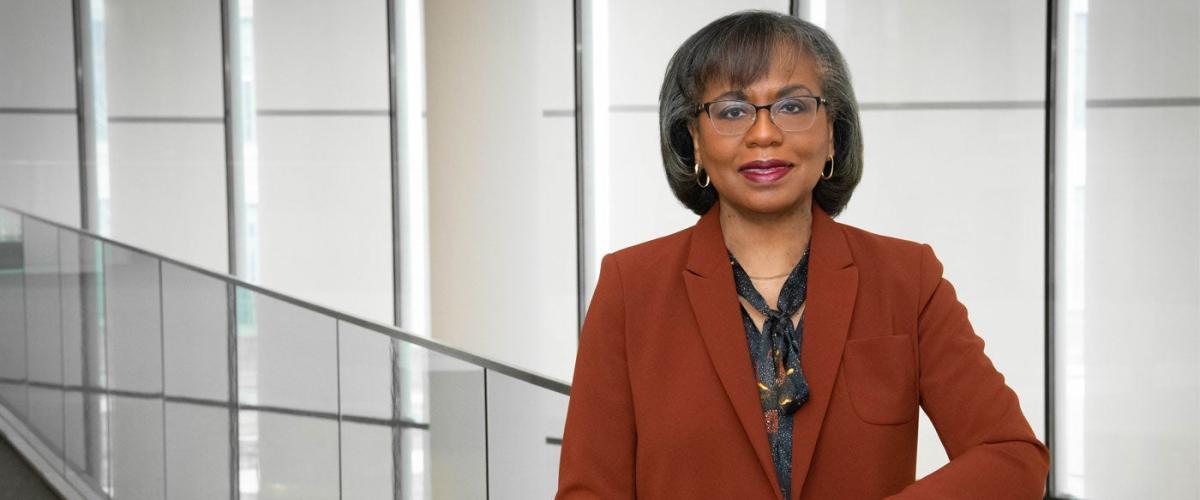 anita-hill-feat-1