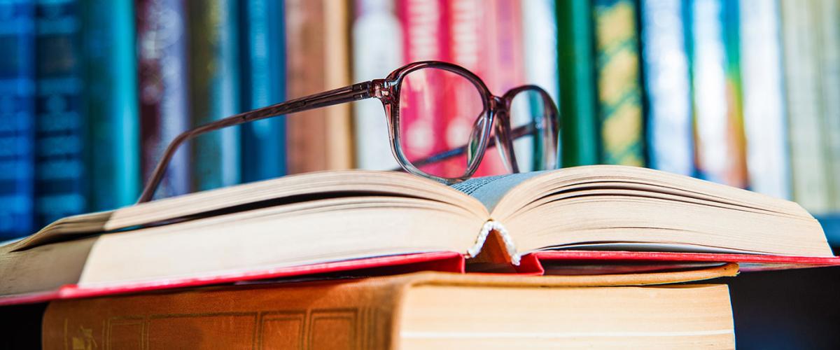 book-glasses