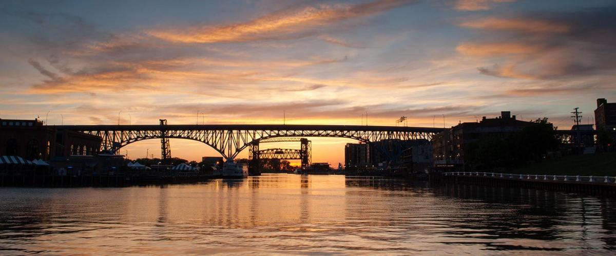 bridge-over-Cuyahoga-River_2