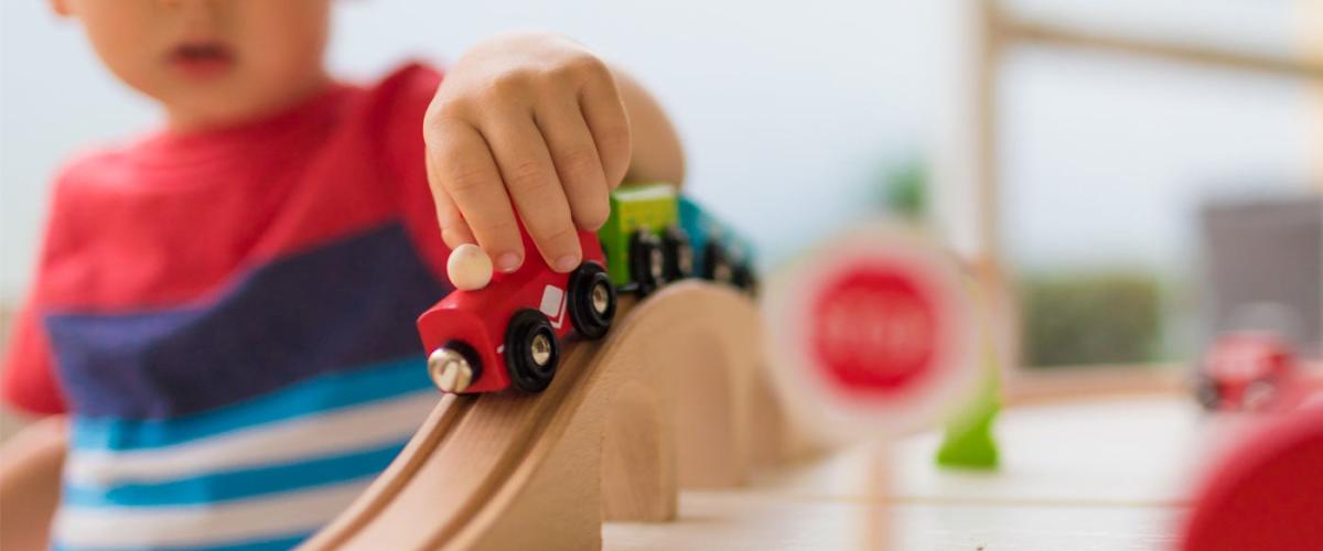 child-toy-train-feat