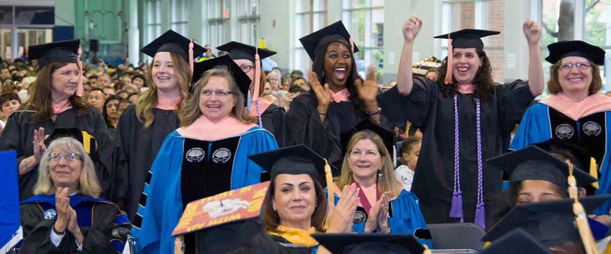 commencement-cheering