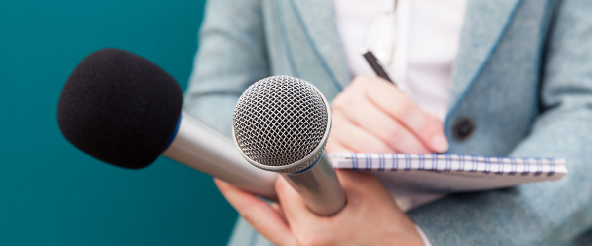 reporter%20with%20microphone_1.png