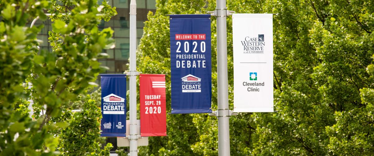 debate-signage-feat