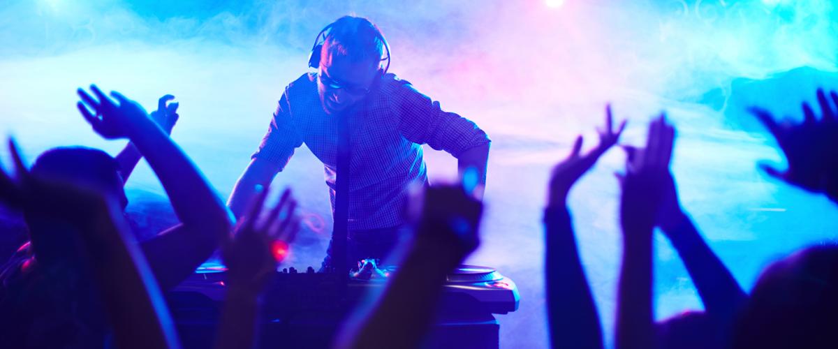 dj-playing-music