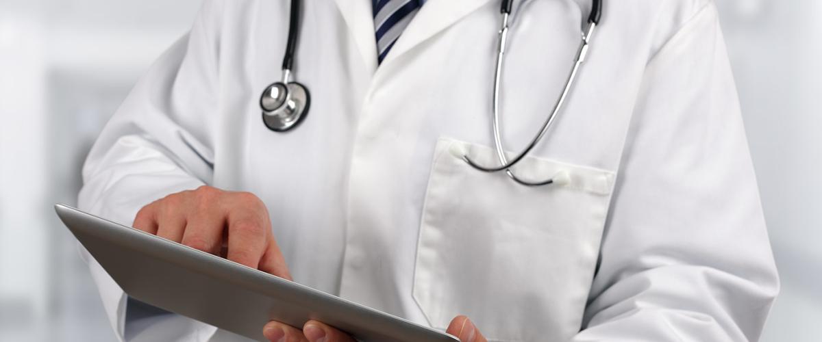 doctor-with-health-record