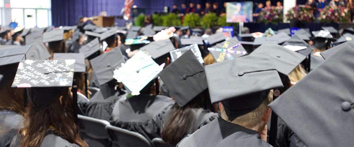 grad-caps-feat