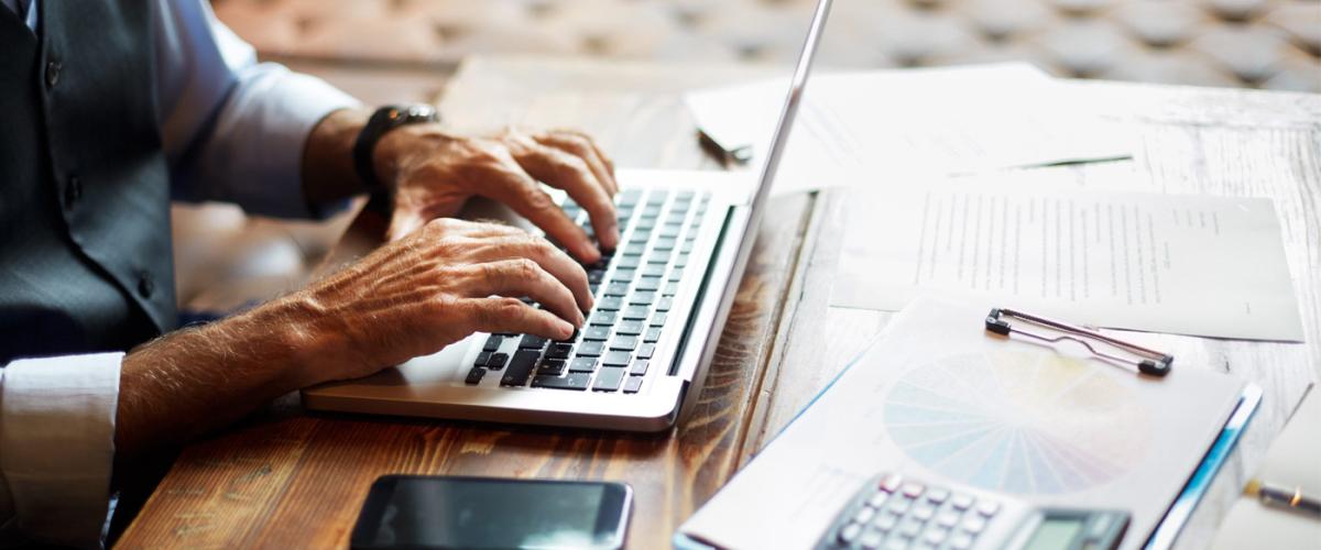 laptop-financials