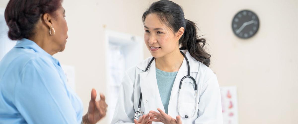 patient-with-doctor-feat