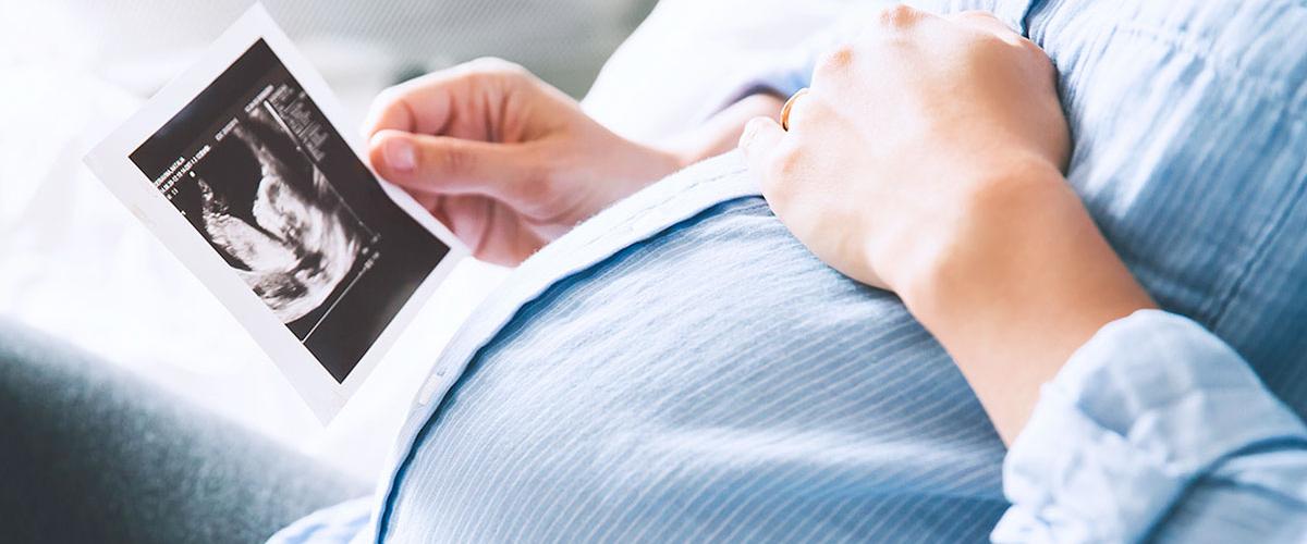 pregnant-mom-ultrasound