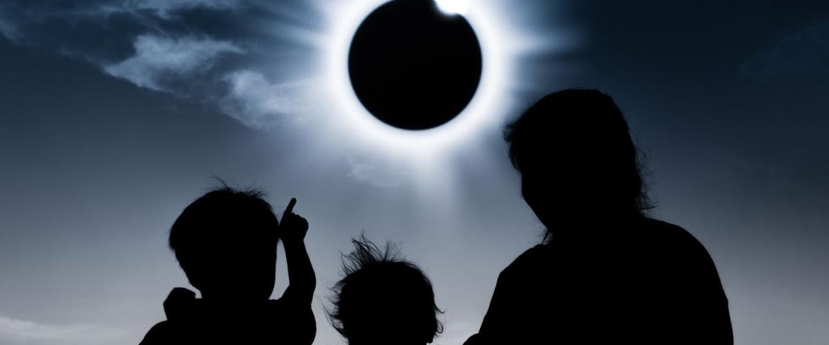 solar-eclipse-feat