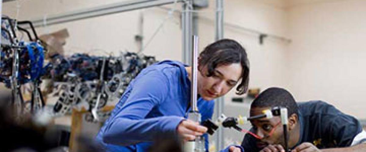 students-in-robotics-lab