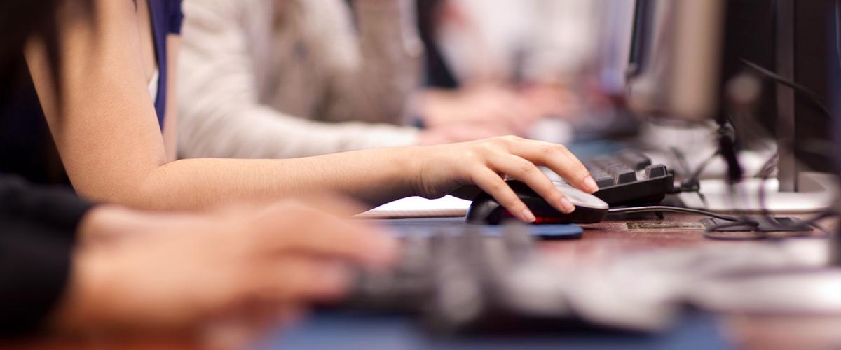 students-on-computer
