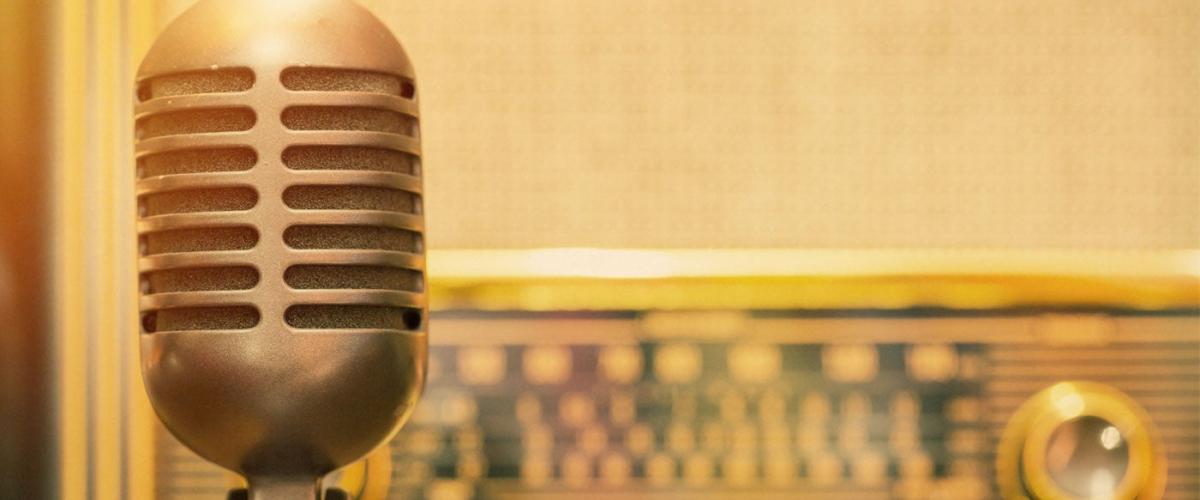 vintage-microphone-feat