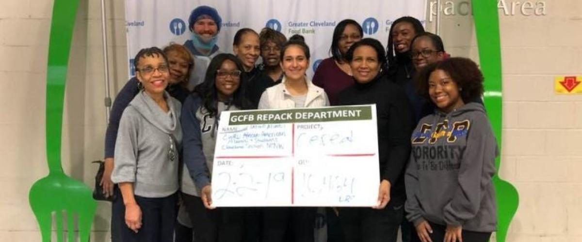 volunteers-food-bank