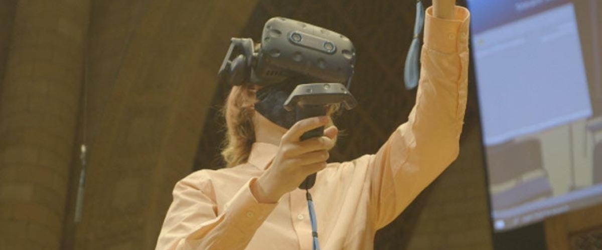 vr-controller-feat