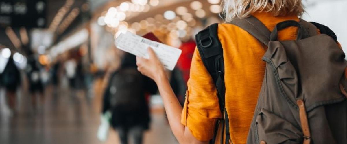 woman-in-airport