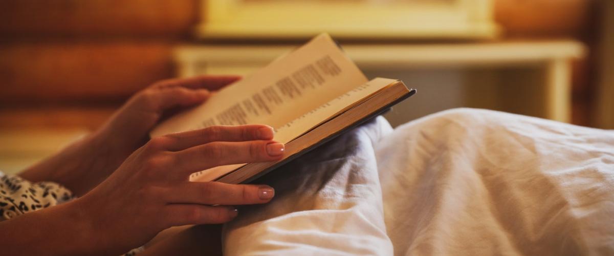 woman-reading