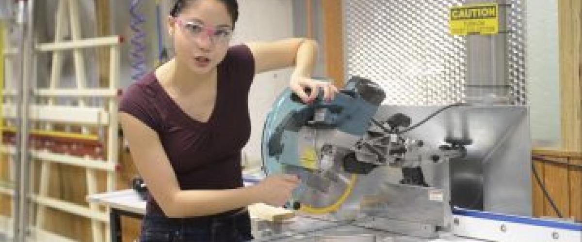 xyla-foxlin-demonstrating-miter-saw-e1523548301608
