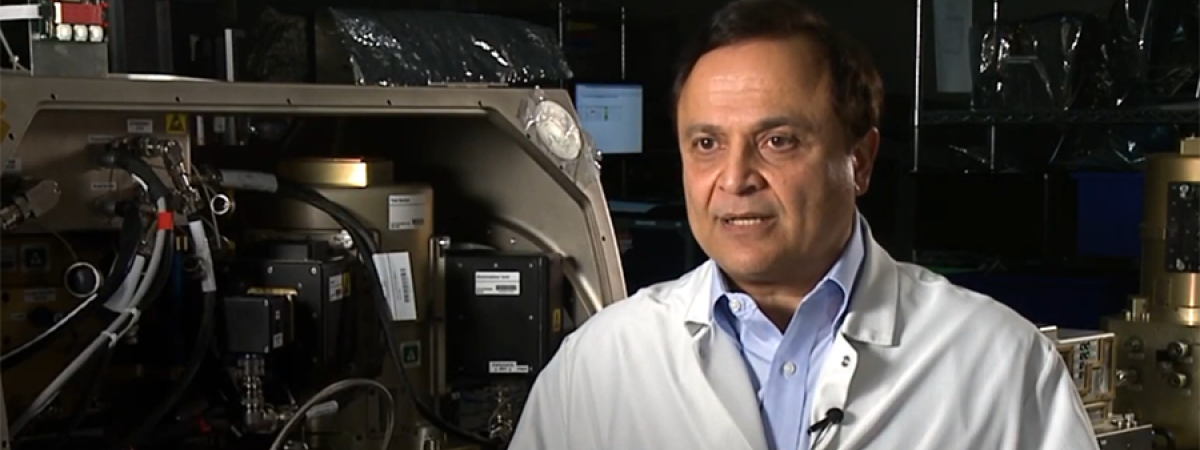 Mohammad Kassemi standing in the ZBOT Lab