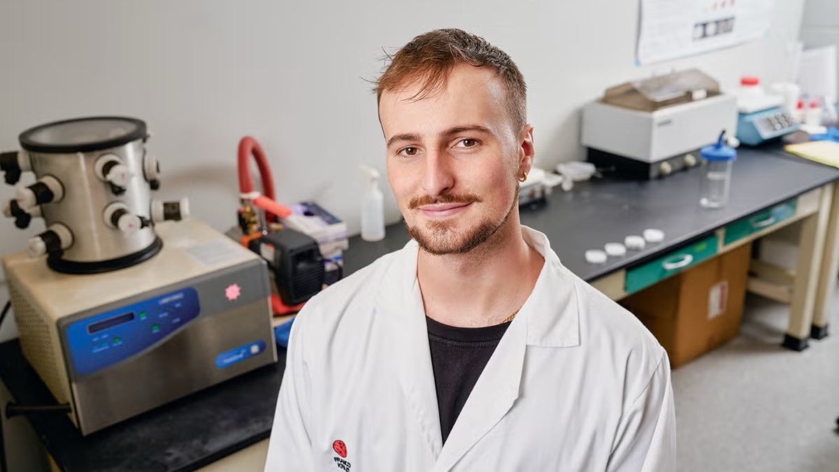 Franco Kraiselburd working in a lab on the Case Western Reserve University campus.