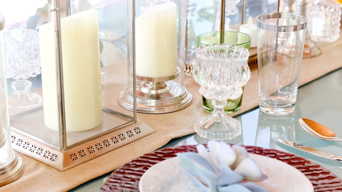 Elegant dining table setting 