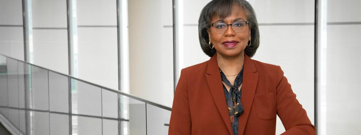 anita-hill-feat-1