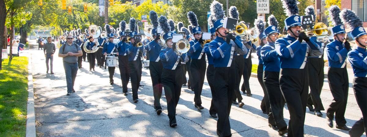 band-homecoming-parade