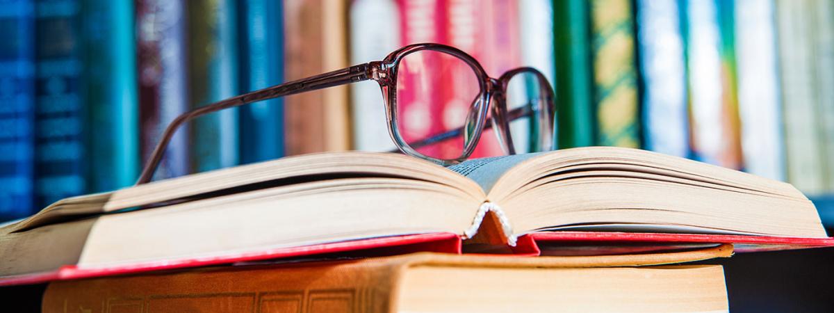 book-glasses