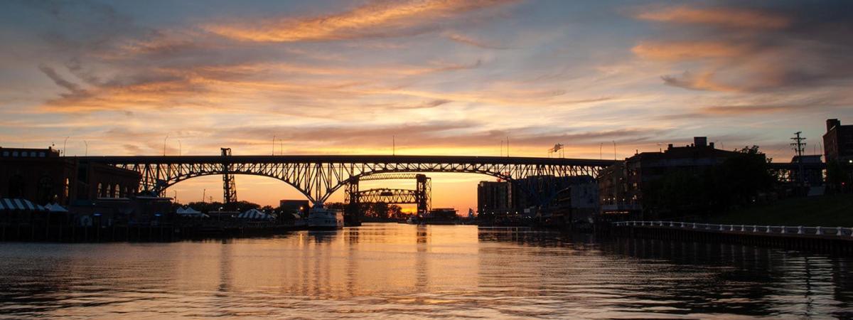 bridge-over-Cuyahoga-River_2