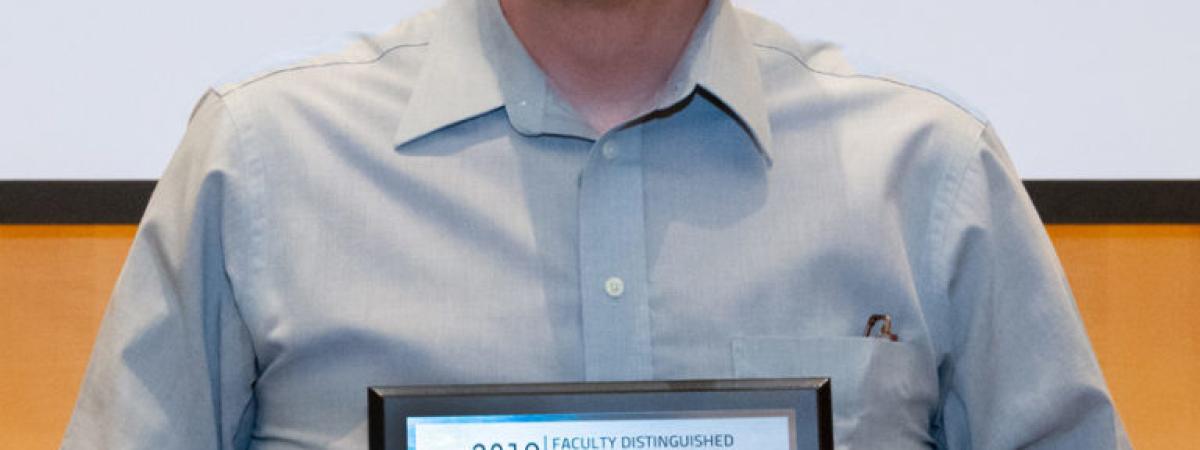 Jonathan%20Haines%20Distinguished%20Faculty%20Award.jpg