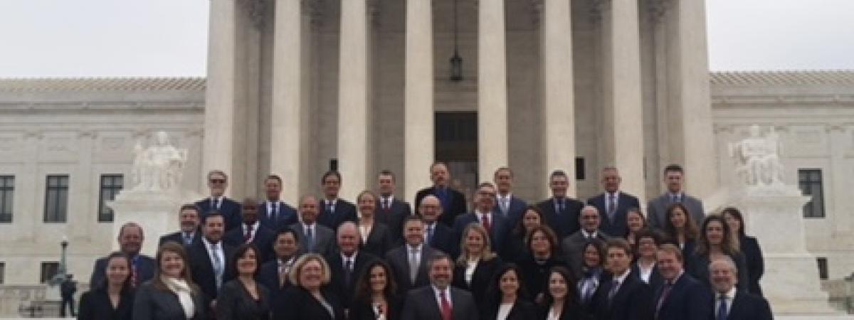 LAW%20faculty%20and%20alumni%20at%20Supreme%20Court.jpg