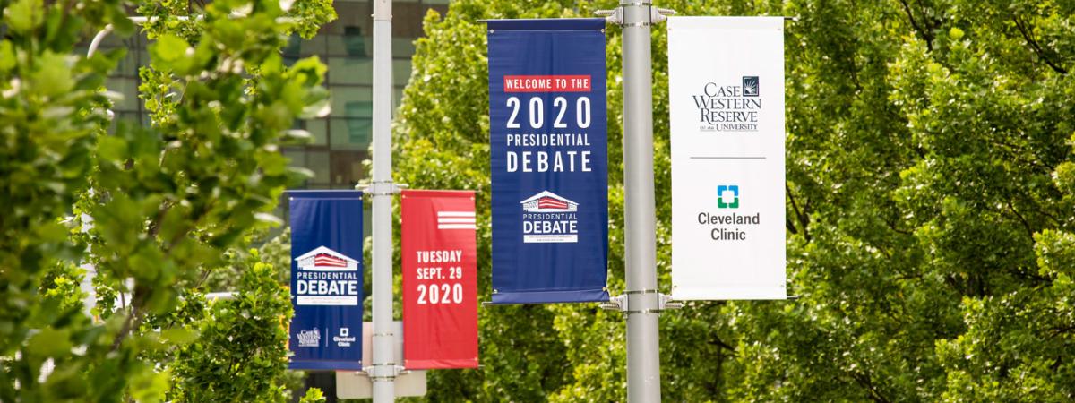 debate-signage-feat