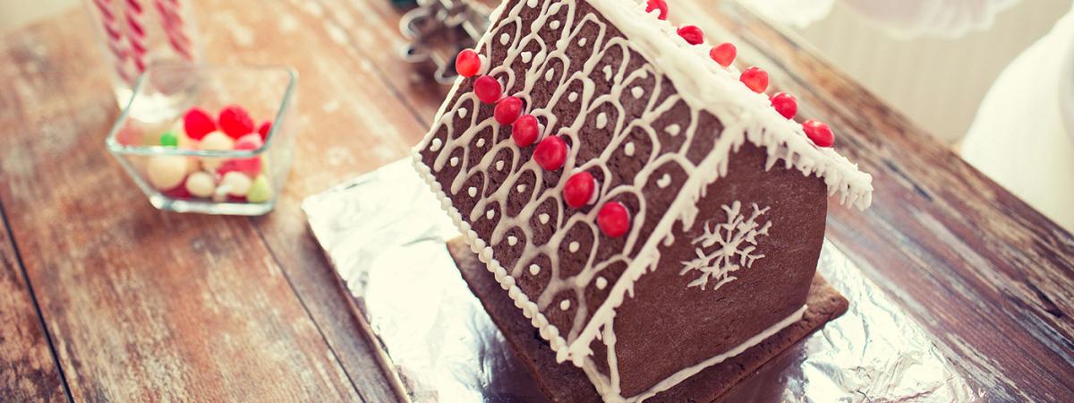 gingerbread-house-feat