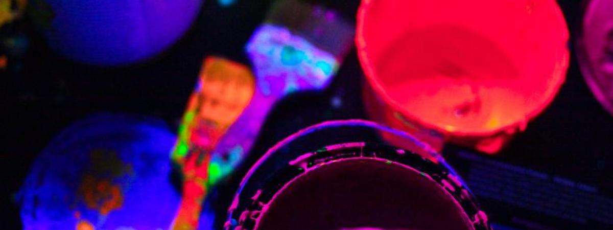 glow-in-the-dark-paint