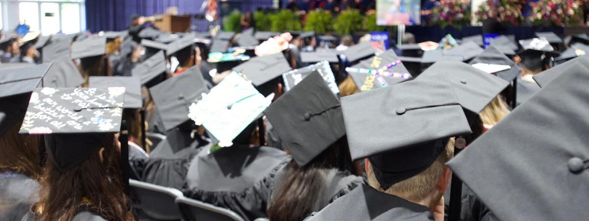 grad-caps-feat