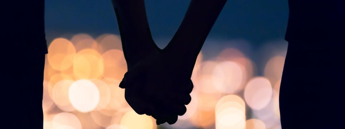 holding-hands