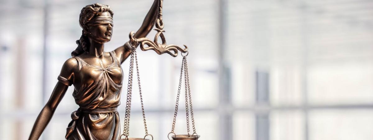 law-lady-justice-feat