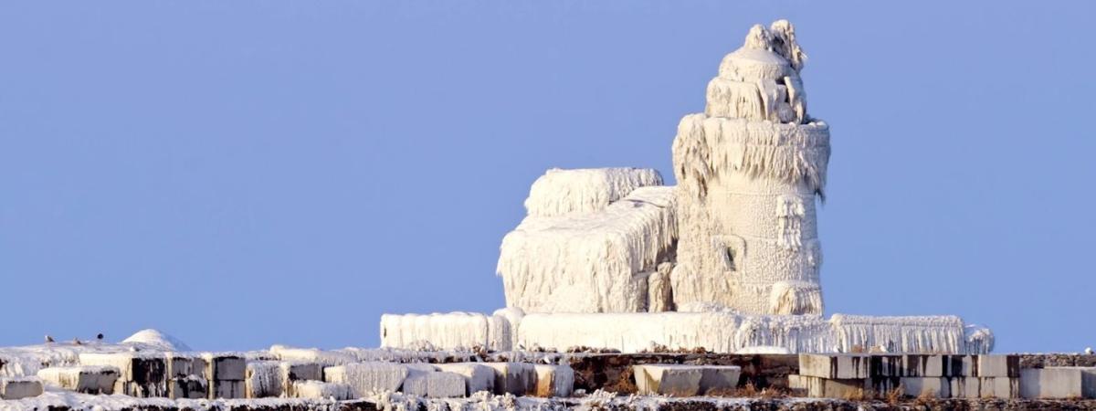 the-Cleveland-Harbor-West-Pierhead-Lighthouse