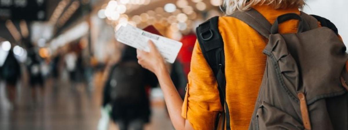 woman-in-airport