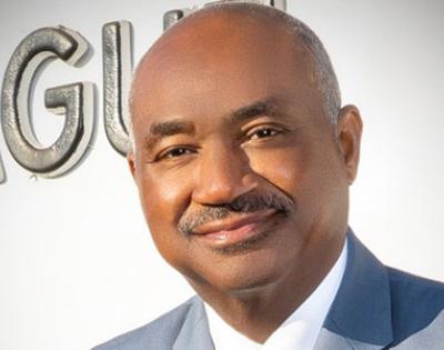 Oliver Gross headshot