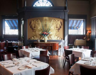 EDWINS-Restaurant-Dining-Room
