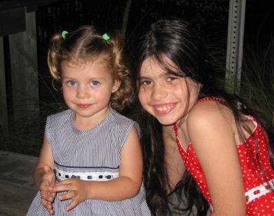 Isabela-and-Maya-Carroll-_3