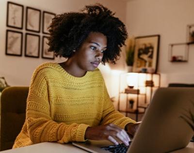 Womanonlaptop