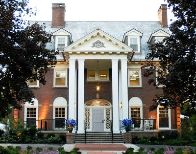 alumni-house